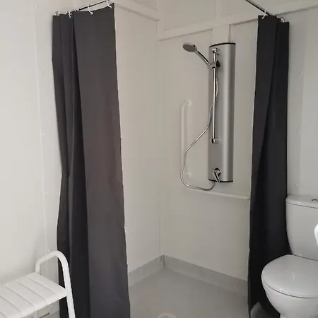 Acs D'hotes Jusqu'a 4 Personnes Bed & Breakfast